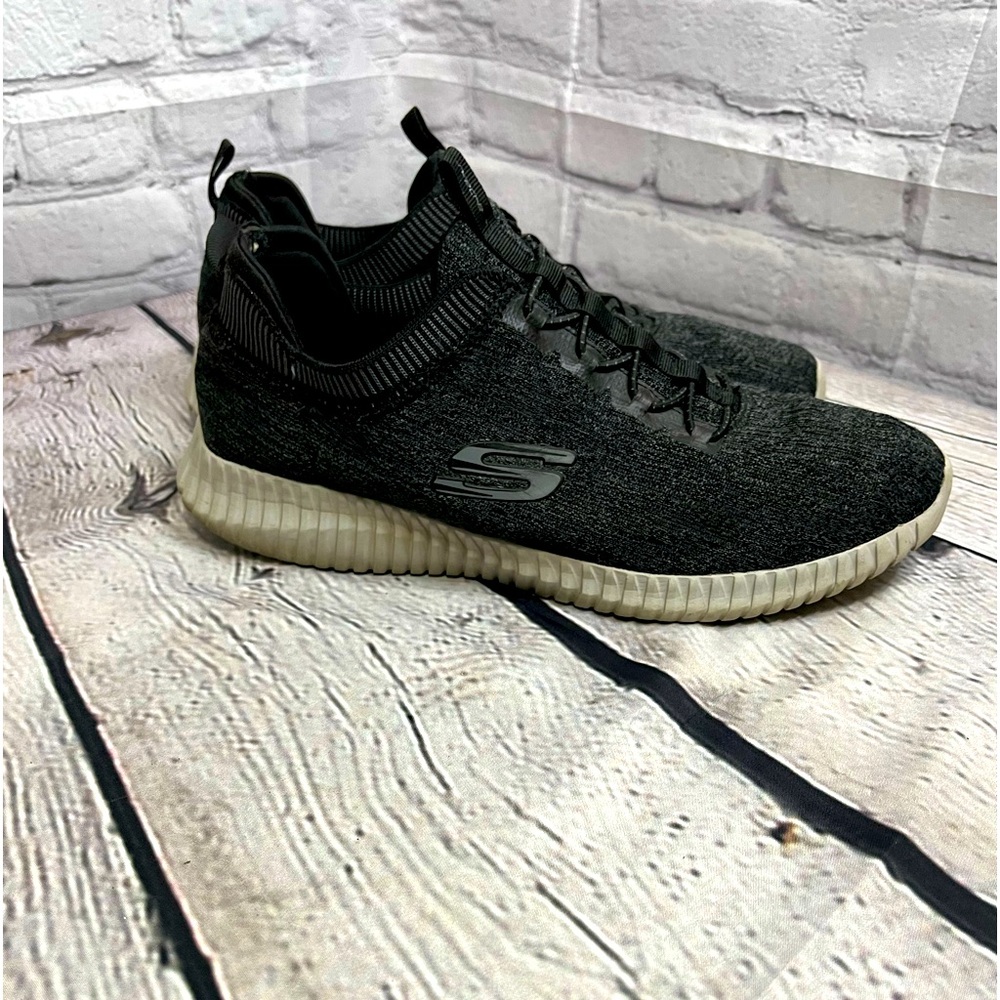 Skechers- mens9- charcoal